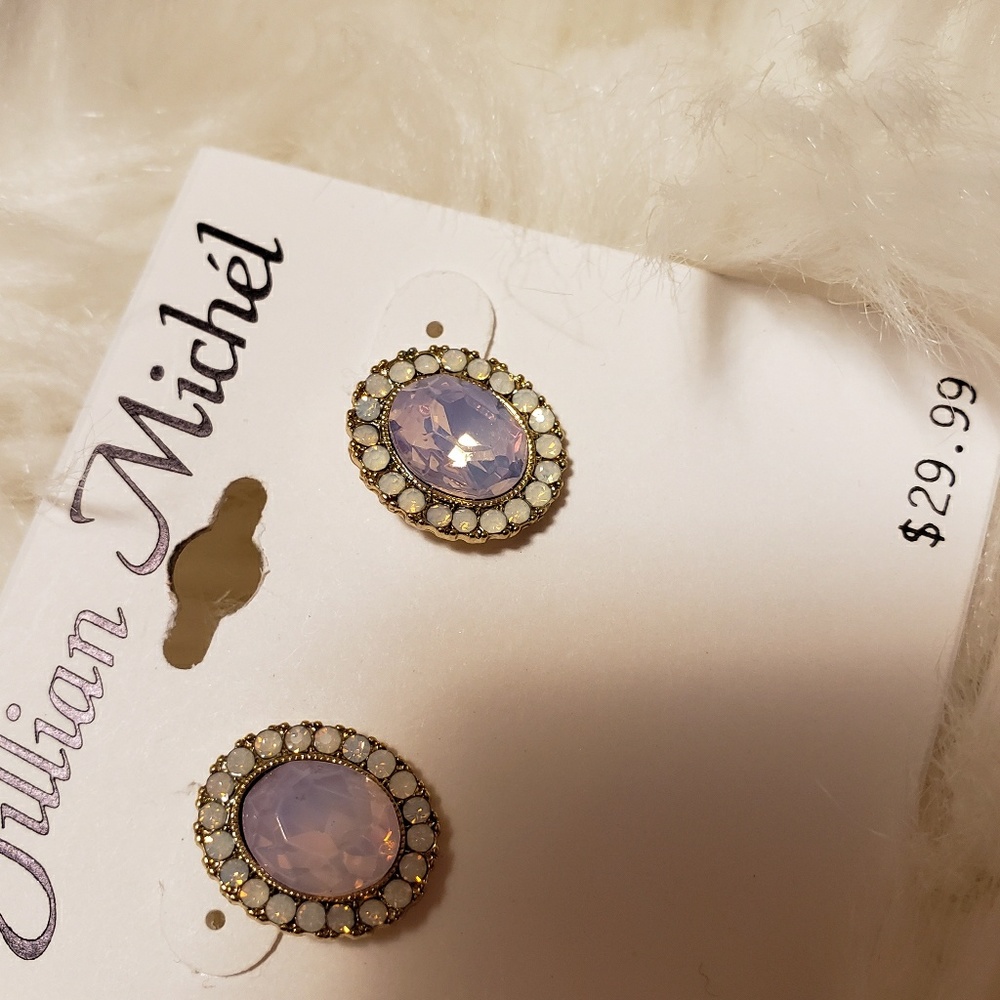Earring - Picture 2 of 4